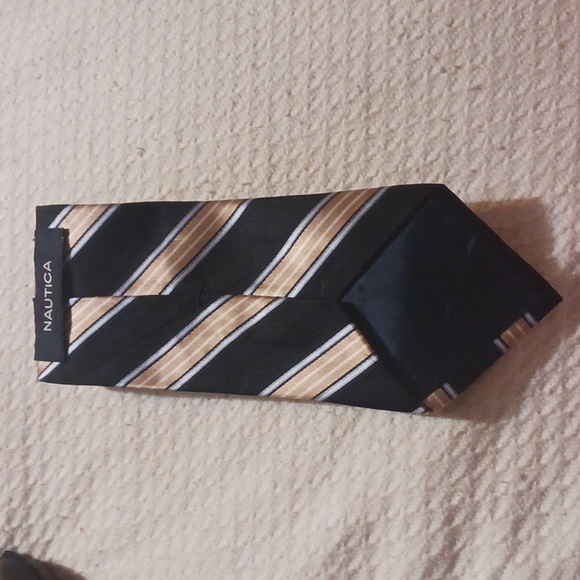 NWOT. Nautica Silk Tie. - Picture 2 of 3